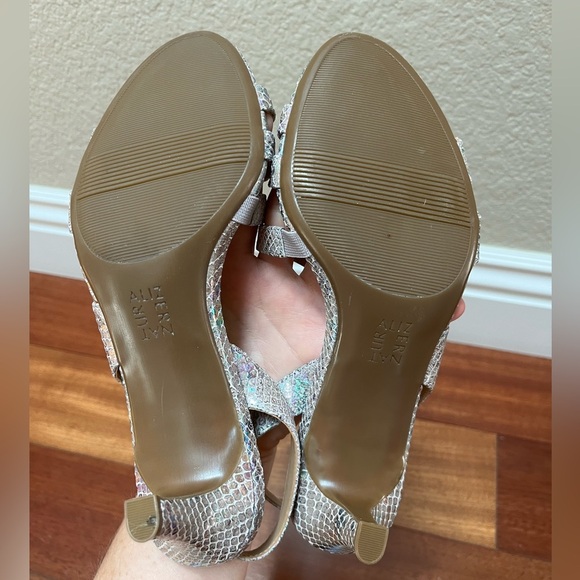 Naturalizer Iridescent Silver Metallic Snake Taimi Dress Sandals Heels Sz 8 - Picture 7 of 8